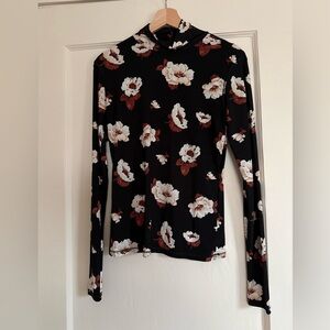 Levi’s Floral Mock Neck Long Sleeve Top | Size M